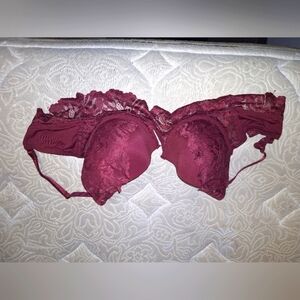 A Marilyn Monroe bra in a size 38C. It's pre-loved and in excellent condition.